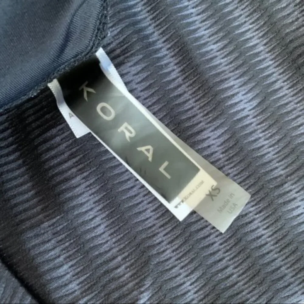 KORAL Liquid Black Crop Leggings. X-Small.